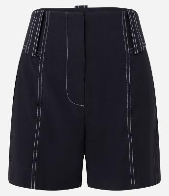 Short em Viscose com Passante e Pespontado Contrastante