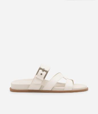 Sandália Rasteira com Fivela e Tira em H