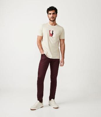 Calça Slim em Sarja com Bolsos