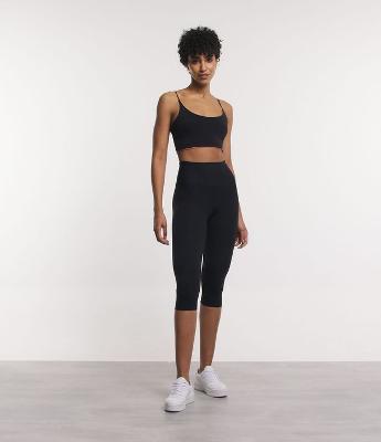 Calça Corsário Esportiva Básica em Microfibra com Cós Amplo