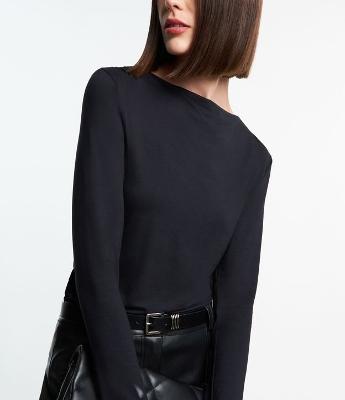 Blusa em Meia Malha com Gola Boba