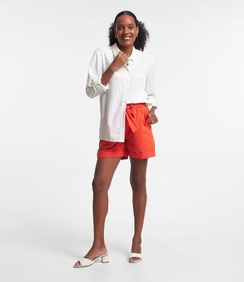 Bermuda Clochard em Sarja com Cinto Faixa e Bolsos