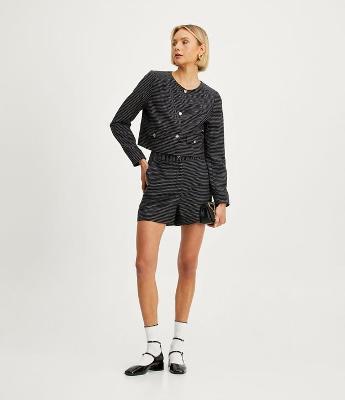 Short em Tweed com Botões Brasão