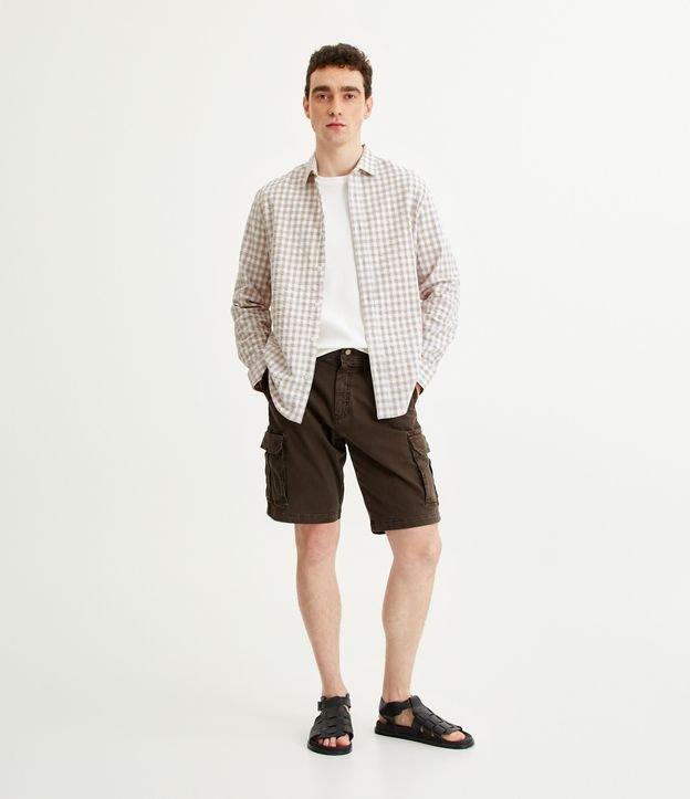 Bermuda Cargo em Sarja Lavada com Elastano e Detalhes de Cadarço - 1