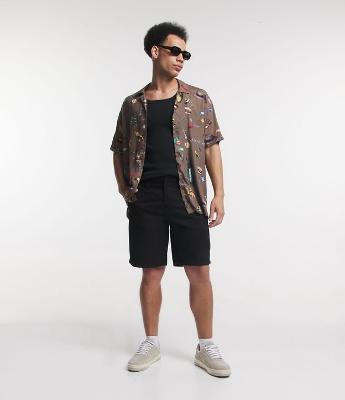 Bermuda Slim Alfaiataria em Sarja com Bolsos