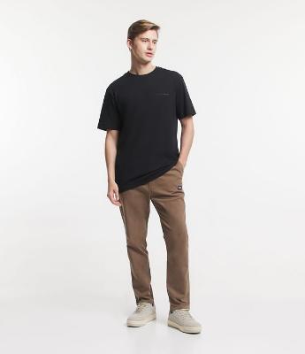 Calça Slim Cropped em Sarja com Etiqueta Frontal