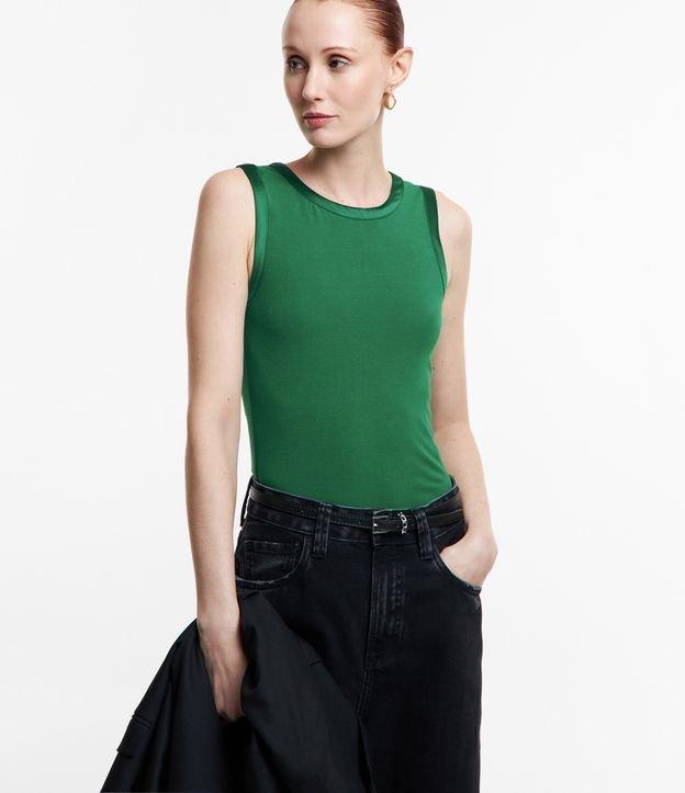 Blusa em Viscose com Cava Acetinada - 3