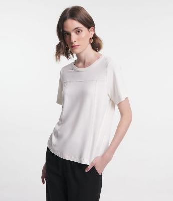 Blusa em Viscose com Costura Contrastante