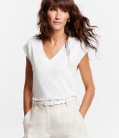 Blusa sem Manga em Viscose com Decote V Pespontada - 1