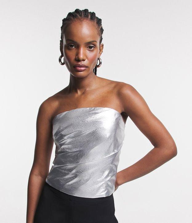 Blusa Tomara que Caia Alfaiatada em Tecido Metalizado com Detalhe Drapeado - 1