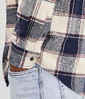 Camisa Comfort em Flanela com Estampa Xadrez e Bolsos Frontais - 2