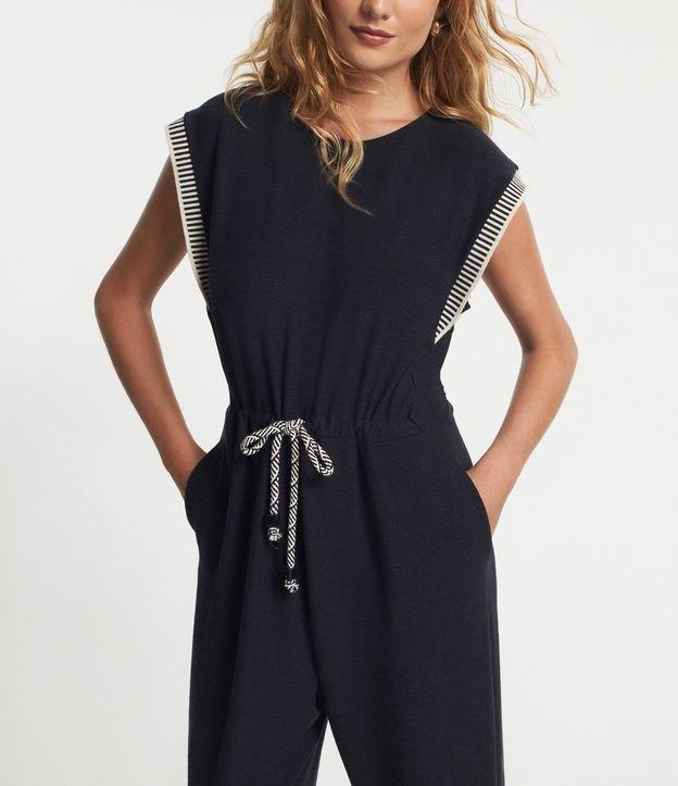 Macacão em Viscose com Cava em Retilínea e Amarração na Cintura - 2