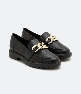 Sapato Loafer com Detalhe em Corrente Beira Rio