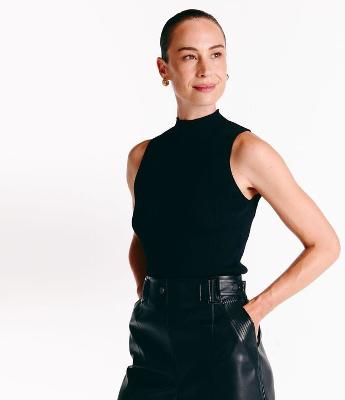 Blusa Regata Básica em Tricô com Gola Alta