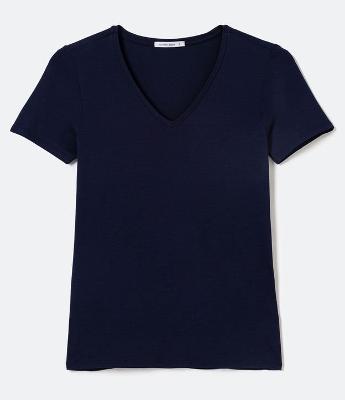 Blusa Básica em Viscose com Decote V