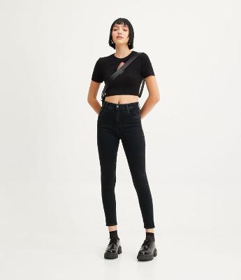 Calça Skinny Cintura Alta em Jeans com Bolsos