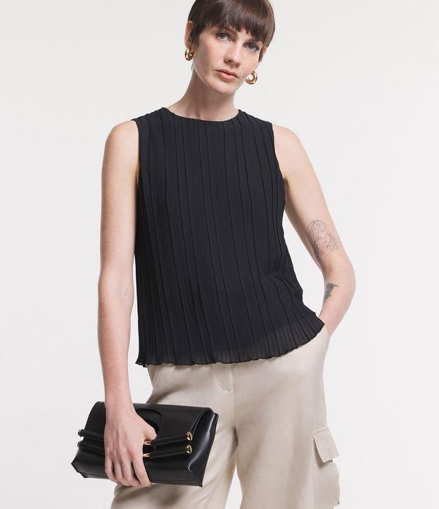 Blusa Sem Manga em Chiffon Plissado - 1