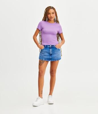 Short Saia em Jeans com Bolsos com Puídos