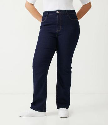 Calça Reta Básica em Jeans Curve & Plus Size