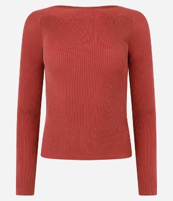 Blusa em Tricô com Gola Canoa e Textura Canelada