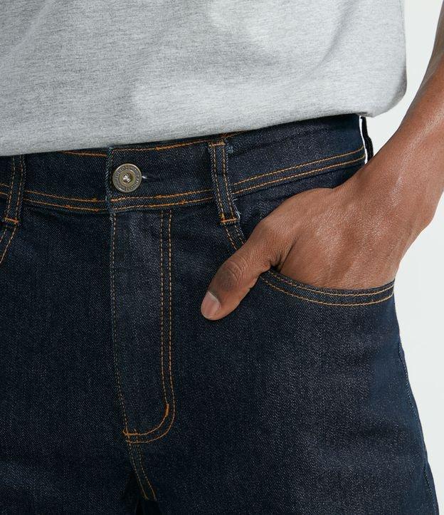 Calça Reta Jeans com Elastano e Costura Contrastante - 4