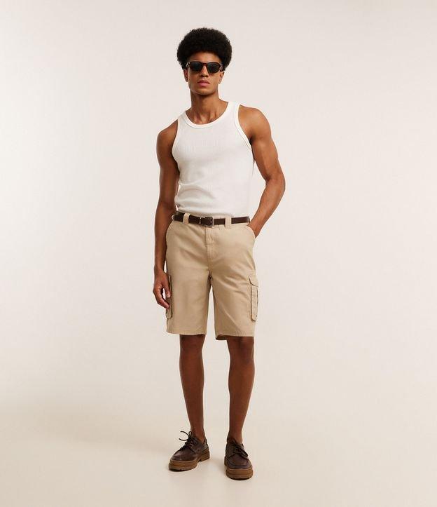 Bermuda Reta em Sarja com Bolsos Cargo - 2