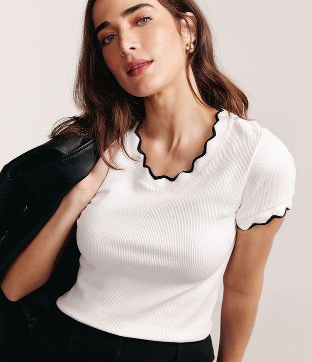 Blusa em Algodão com Gola e Manga Onduladas - 1