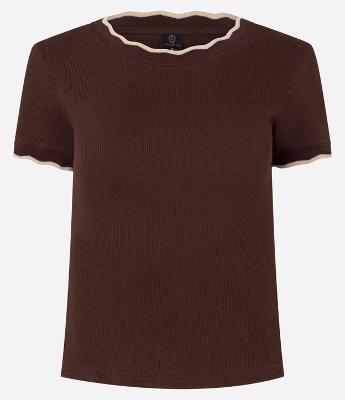 Blusa em Algodão com Gola e Manga Onduladas