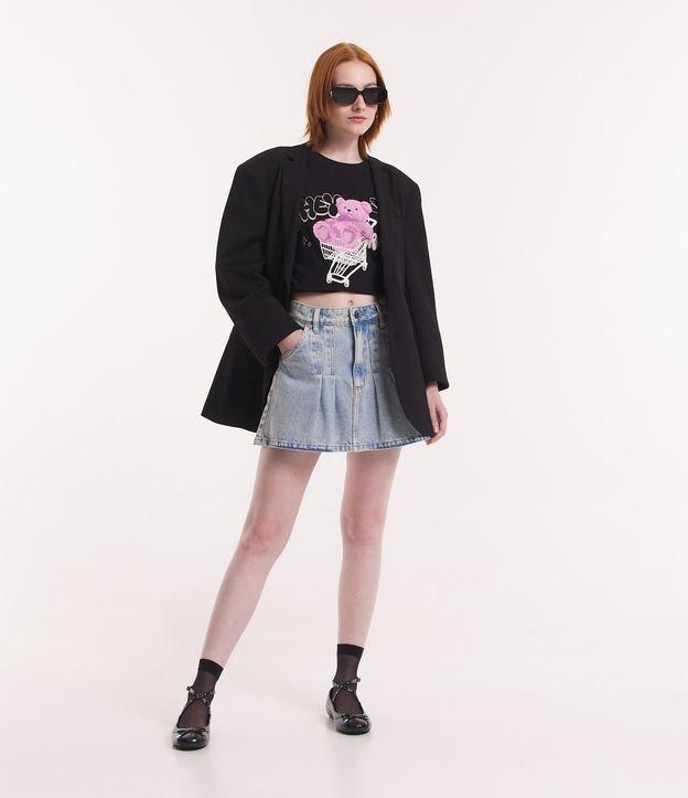 Saia Curta em Jeans com Pregas e Bolsos - 1