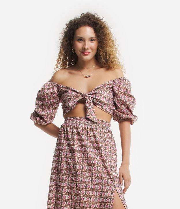 Blusa Cropped em Tricoline com Nózinho e Estampa Abstrata - 1