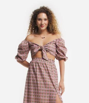 Blusa Cropped em Tricoline com Nózinho e Estampa Abstrata