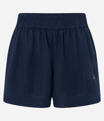 Bermuda Esportiva em Poliéster com Textura de Furinhos