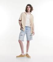 Bermuda Loose Jeans com Rasgos Destroyed - 1