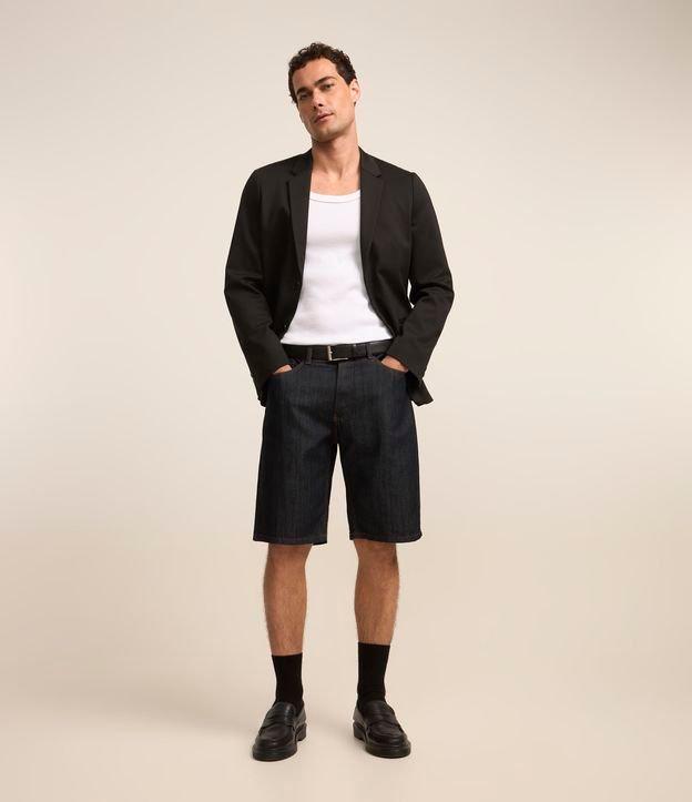 Bermuda Slim Jeans com Elastano e Pesponto Contrastante - 4