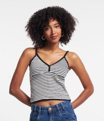 Blusa de Alça em Tricô Transpassada e com Listras