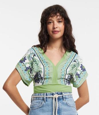 Blusa em Ribana com Estampa Floral com Araras