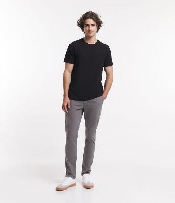 Calça Skinny em Sarja com Bolsos