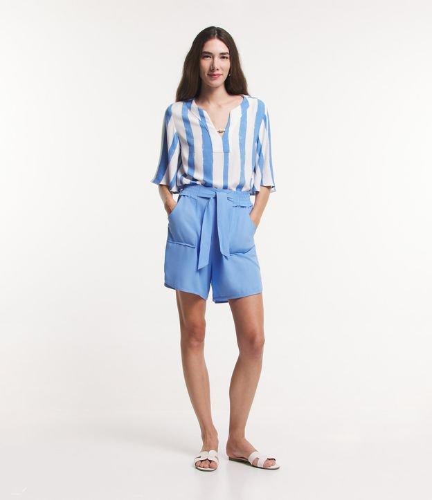 Short Runner Cintura Média em Viscolinho com Laço no Cós - 1