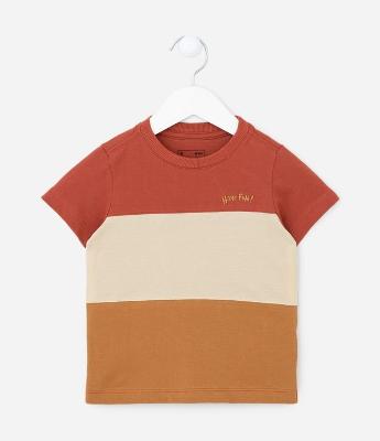 Camiseta Manga Curta Infantil com Estampa Bloco de Cores - Tam 1 a 5 anos