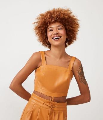 Blusa Cropped Sem Manga em Material Sintético com Lastex