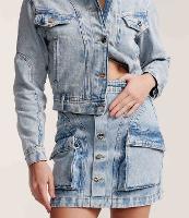 Saia Curta Jeans com Recortes e Bolsos - 1