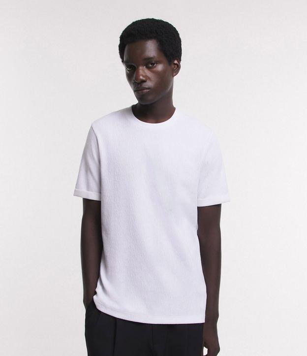 Camiseta Slim em Algodão com Textura e Dobra na Manga - 1