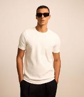 Camiseta Slim em Algodão com Textura e Dobra na Manga - 3