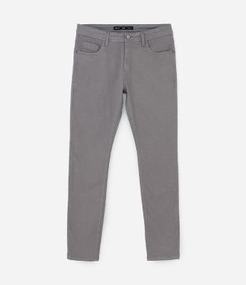 Calça Skinny Básica em Sarja com Elastano e Bolsos