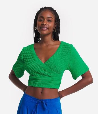 Blusa Cropped em Tricô com Ponto Diferenciado e Manga Curta
