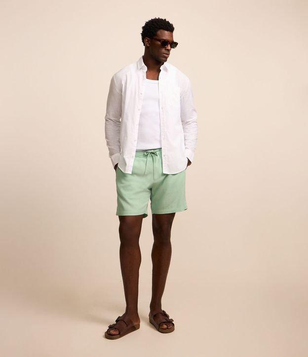 Bermuda Slim em Viscolinho Cordão e Bolsos - 2