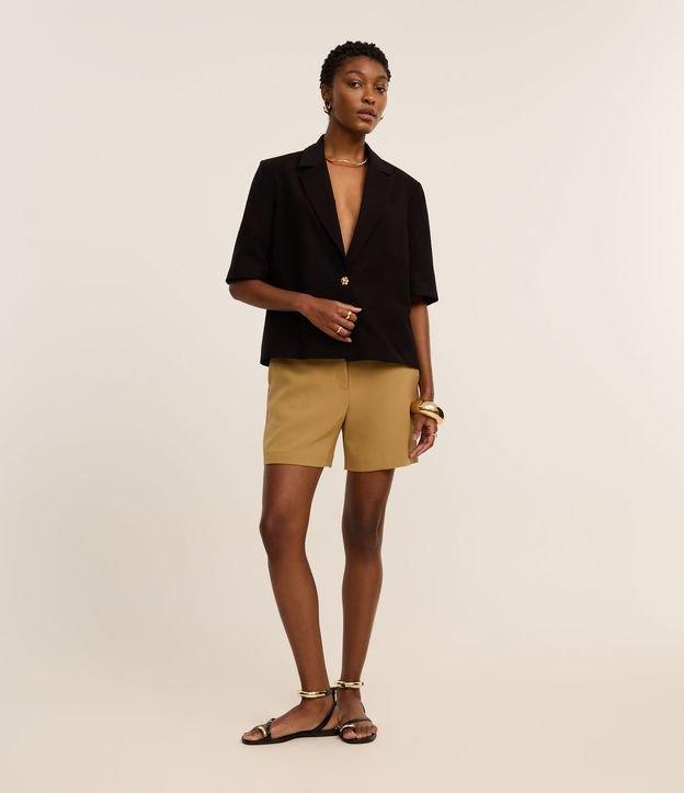 Short Alfaiatado com Cós Elástico e Abotoamento Duplo - 2