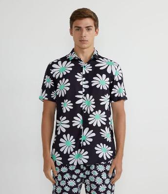 Camisa Manga Curta em Viscose com Estampa Floral Margaridas