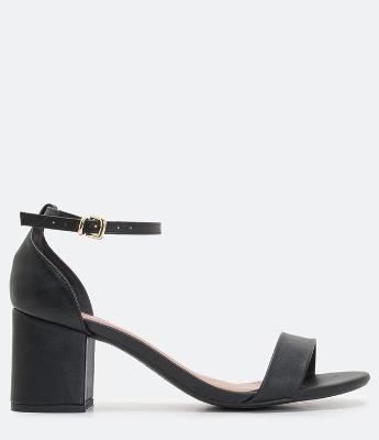 Sandália com Tira Única e Salto Médio Bloco