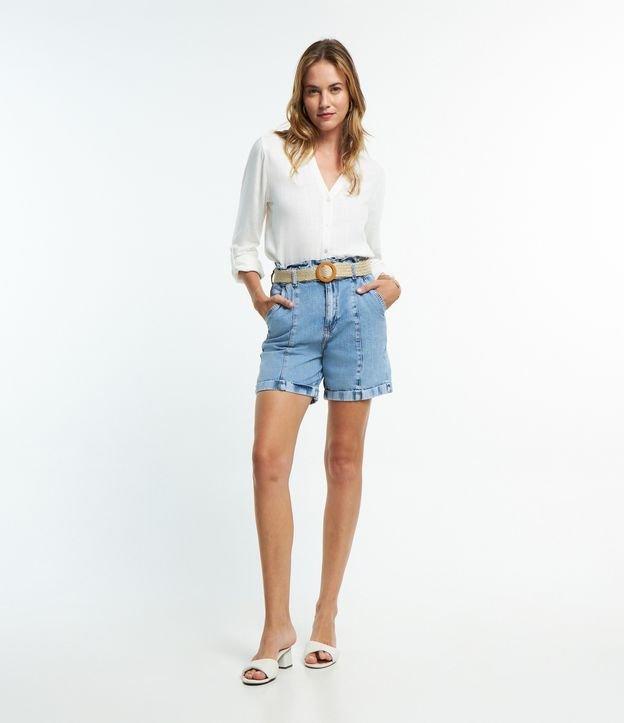 Bermuda em Jeans com Cinto de Palha com Fivela Redonda - 1